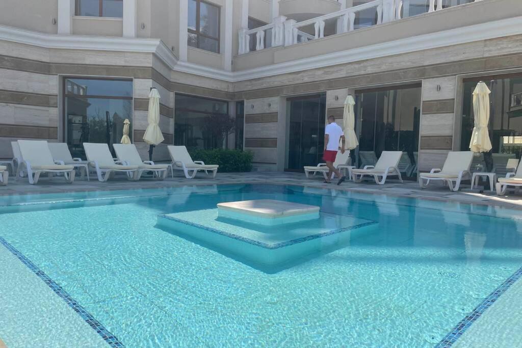 Superbe Appartement Versace 5 Etoiles Златни пясъци Екстериор снимка