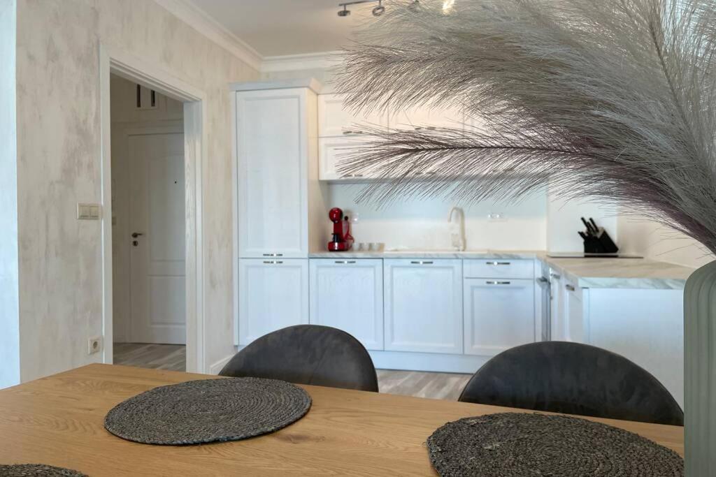 Superbe Appartement Versace 5 Etoiles Златни пясъци Екстериор снимка